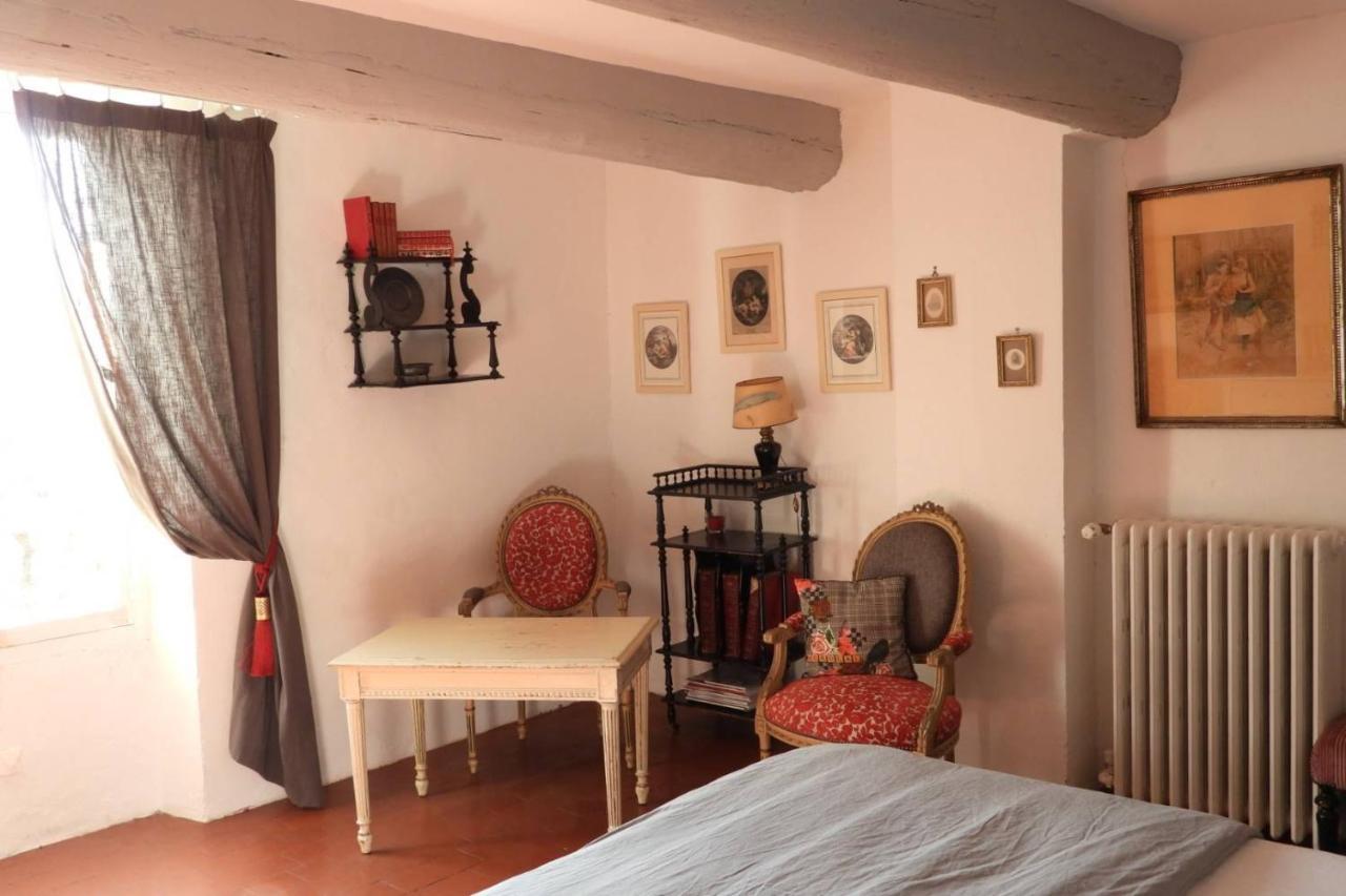 ペルヌ・レ・フォンテーヌ ラ ネスキエール シャンブル ドット Bed & Breakfast エクステリア 写真