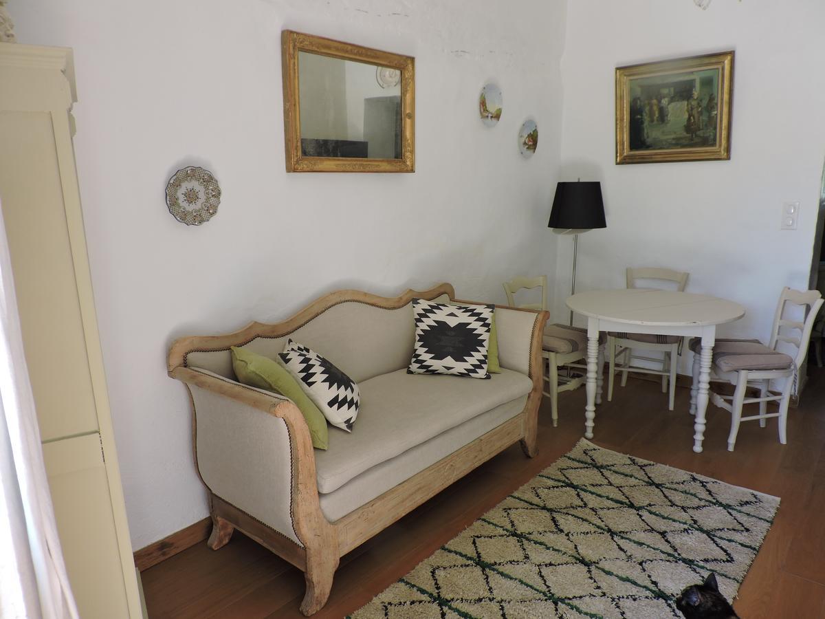 ペルヌ・レ・フォンテーヌ ラ ネスキエール シャンブル ドット Bed & Breakfast エクステリア 写真