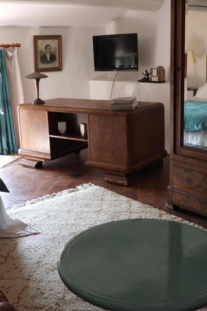 ペルヌ・レ・フォンテーヌ ラ ネスキエール シャンブル ドット Bed & Breakfast エクステリア 写真