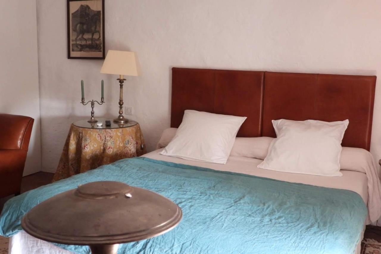 ペルヌ・レ・フォンテーヌ ラ ネスキエール シャンブル ドット Bed & Breakfast エクステリア 写真